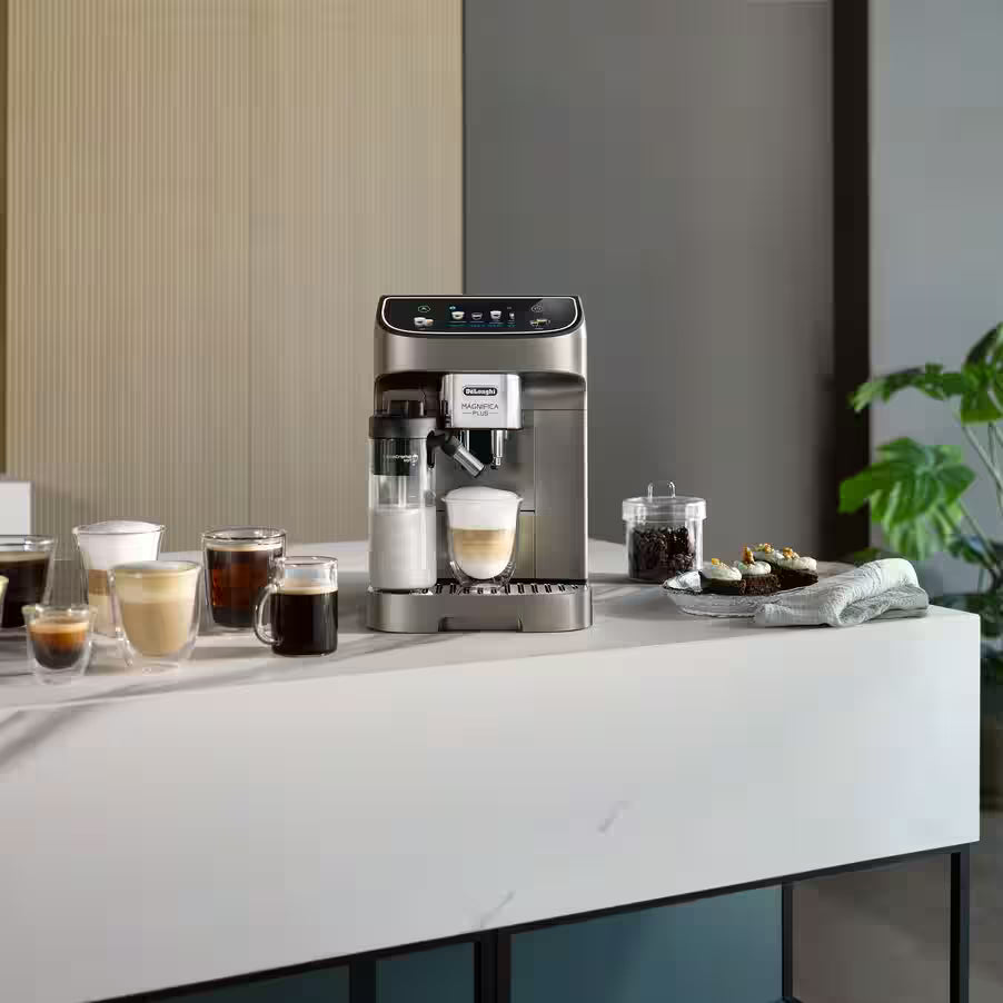 De'Longhi Magnifica Plus Coffee & Espresso Machine with Milk Frother